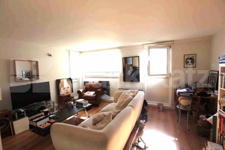 			NEW INSTRUCTION!, 2 Bedroom, 1 bath, 1 reception Flat			 Crayford Road, HOLLOWAY