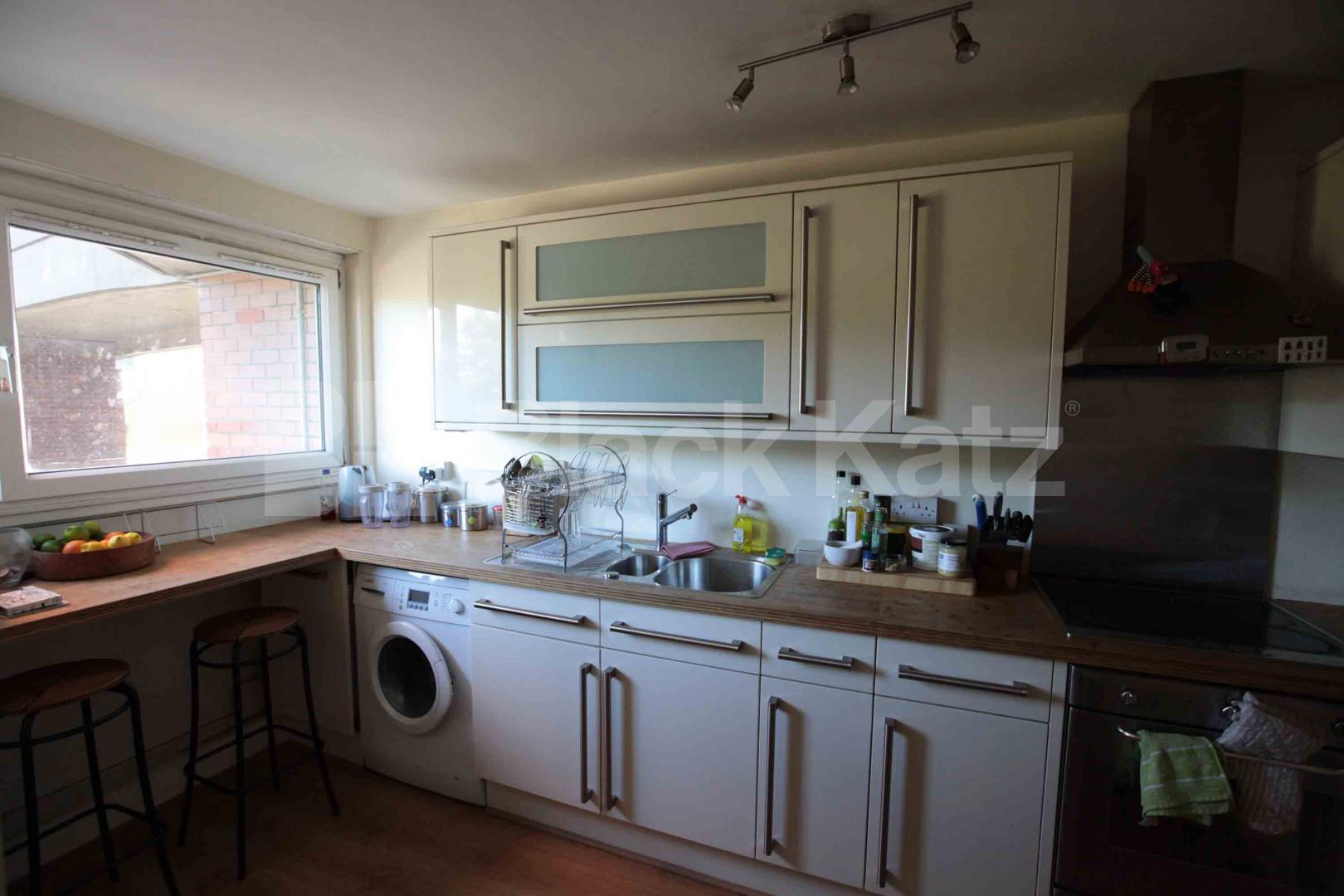 			New Instruction, 2 Bedroom, 1 bath, 1 reception Flat			 Crayford Road, HOLLOWAY