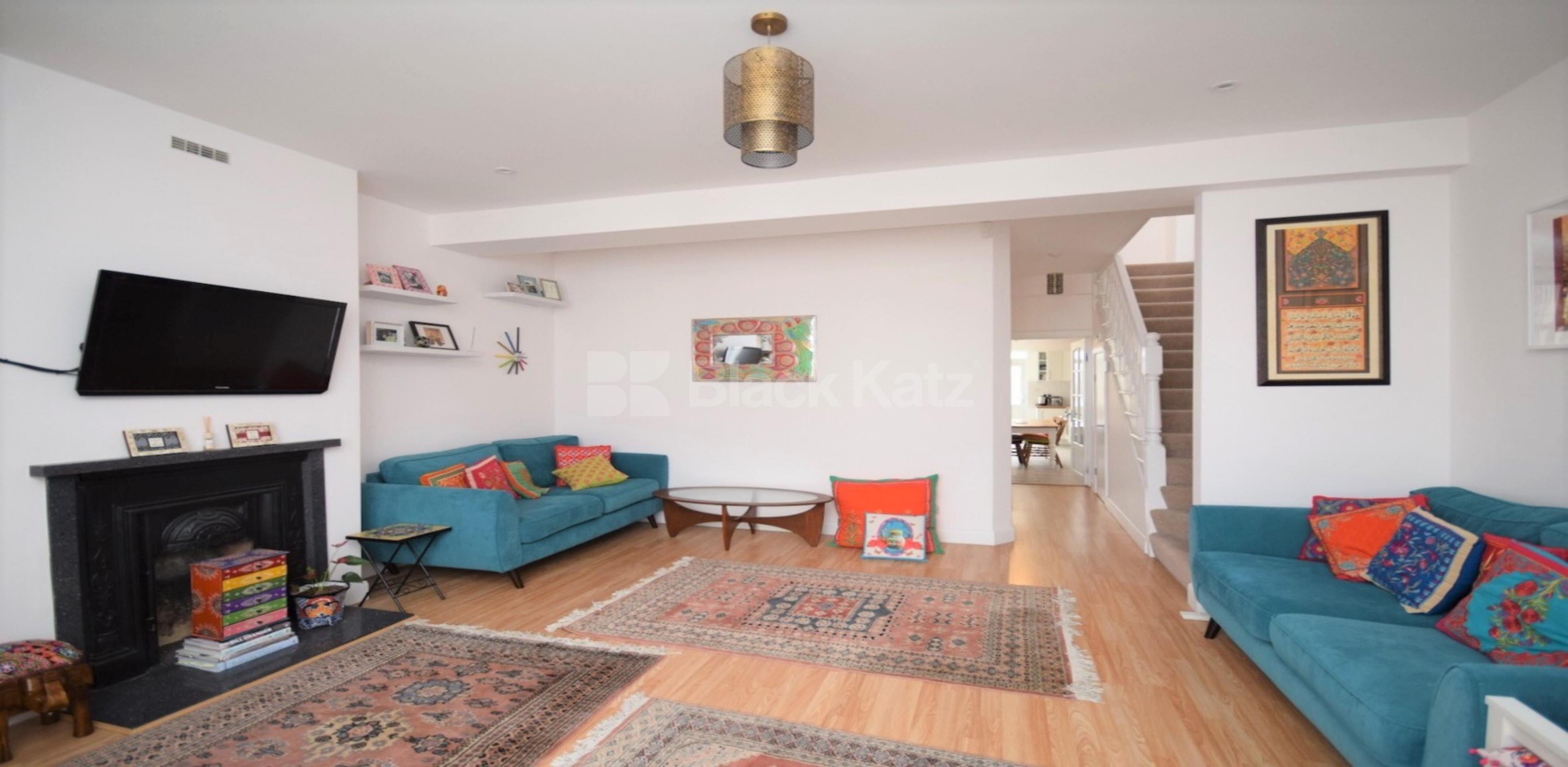 			HOUSE WITH GARDEN!, 3 Bedroom, 1 bath, 1 reception House			 Granville Road, WOOD GREEN N22