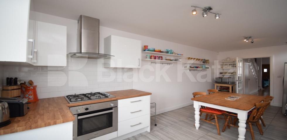 			3 Bedroom, 1 bath, 1 reception House			 Granville Road, Noel Park - Wood Green