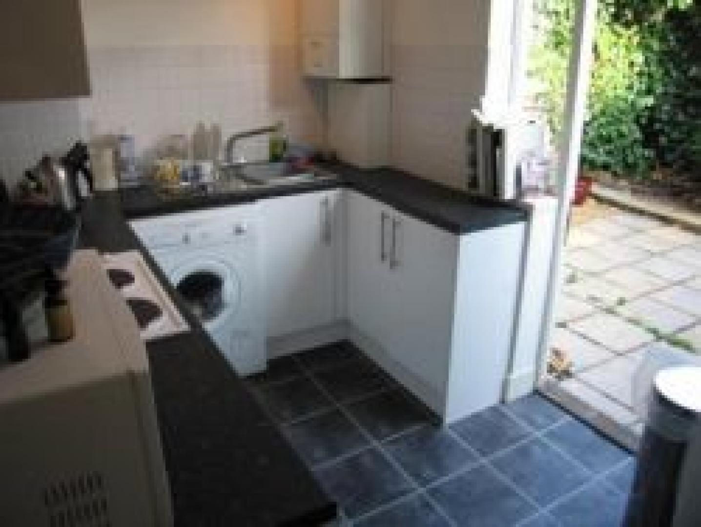 			2 Bedroom, 1 bath, 1 reception Flat			 Pember Road, KENSAL GREEN NW10