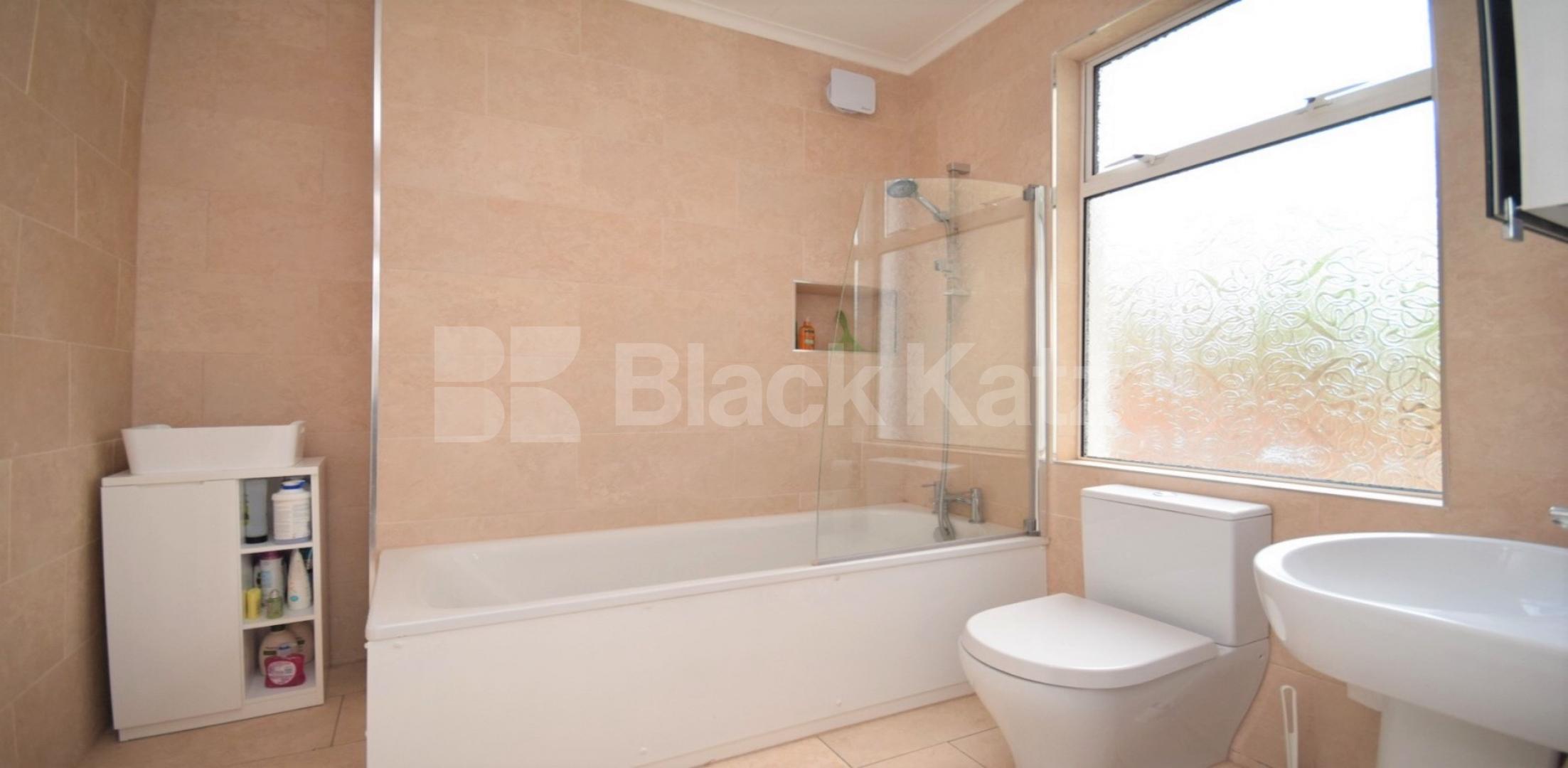 			HOUSE WITH GARDEN!, 3 Bedroom, 1 bath, 1 reception House			 Granville Road, WOOD GREEN