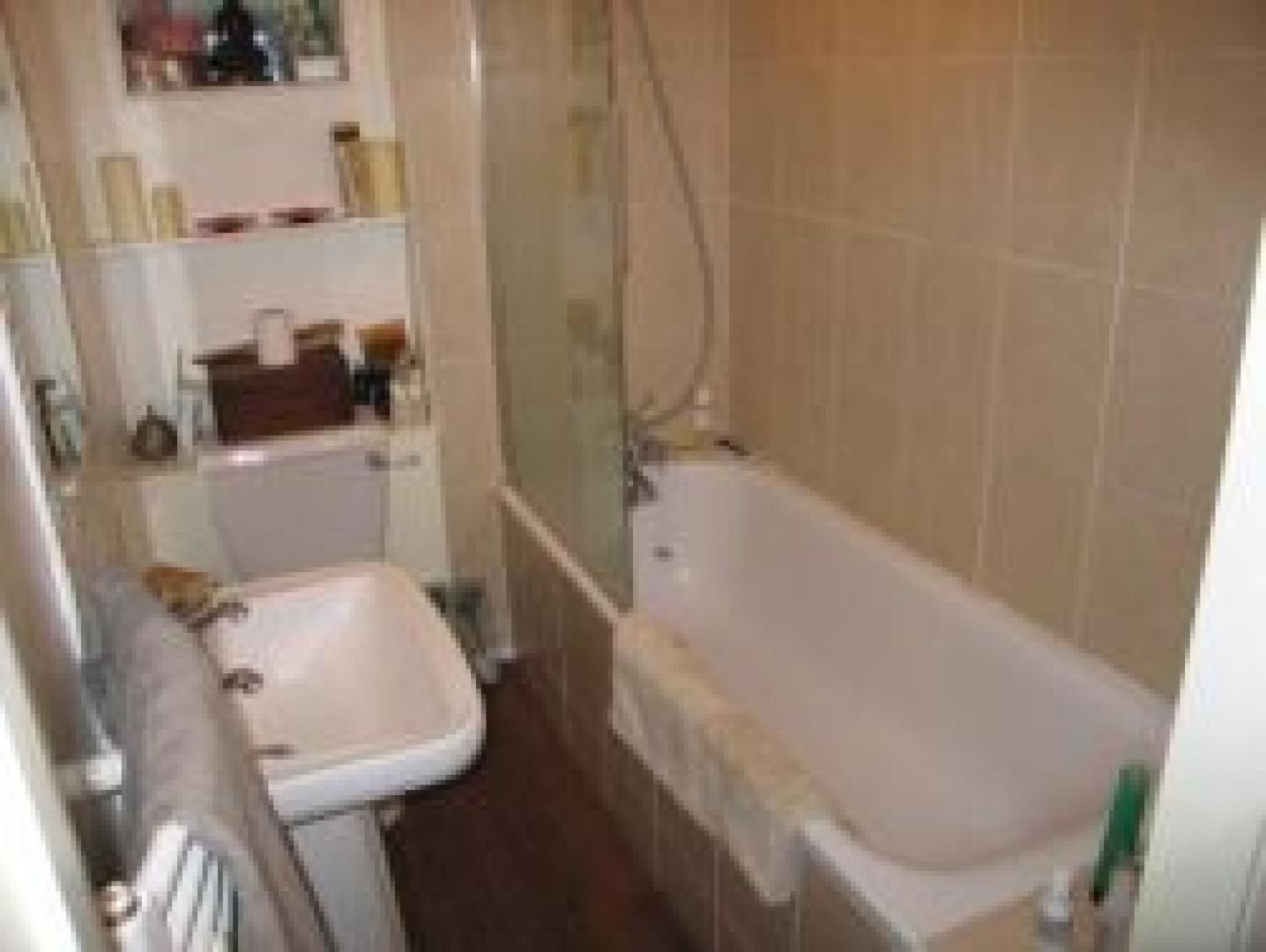 			2 Bedroom, 1 bath, 1 reception Flat			 Pember Road, KENSAL GREEN NW10