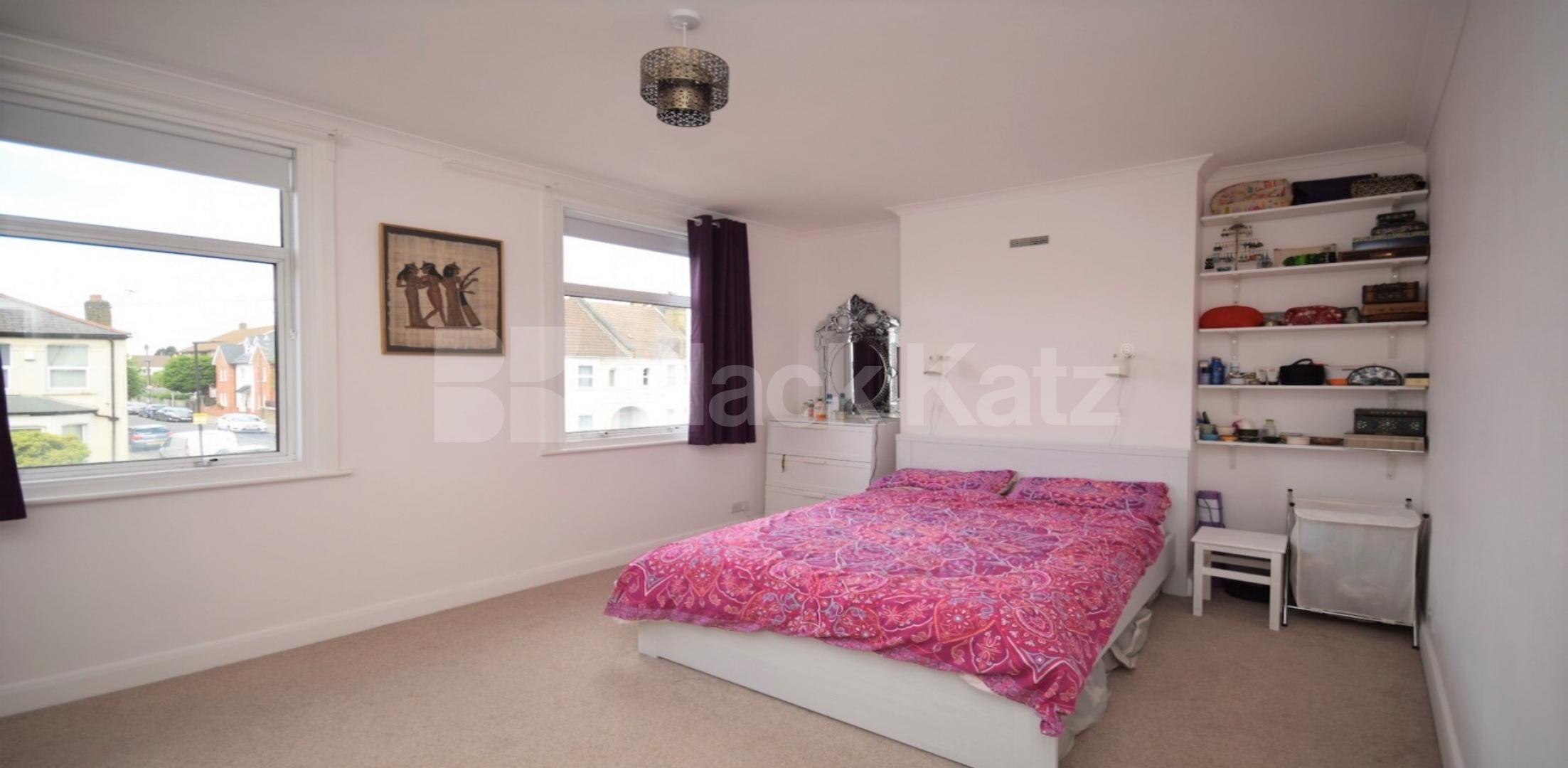 			HOUSE WITH GARDEN!, 3 Bedroom, 1 bath, 1 reception House			 Granville Road, WOOD GREEN