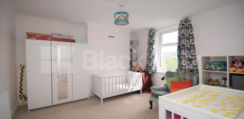 			HOUSE WITH GARDEN!, 3 Bedroom, 1 bath, 1 reception House			 Granville Road, WOOD GREEN