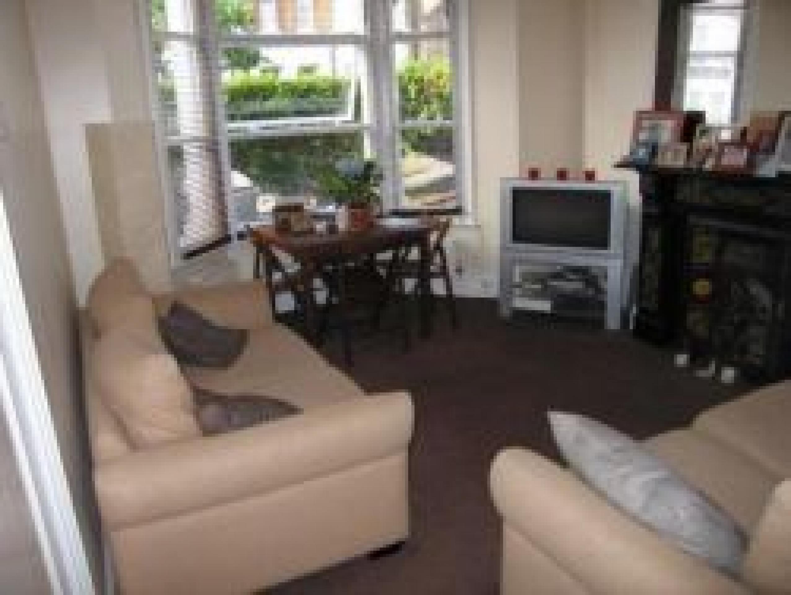 			2 Bedroom, 1 bath, 1 reception Flat			 Pember Road, KENSAL GREEN NW10 NW10