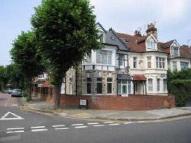			1 Bedroom, 1 bath, 1 reception Flat			 Walm Lane, WILLESDEN GREEN NW2