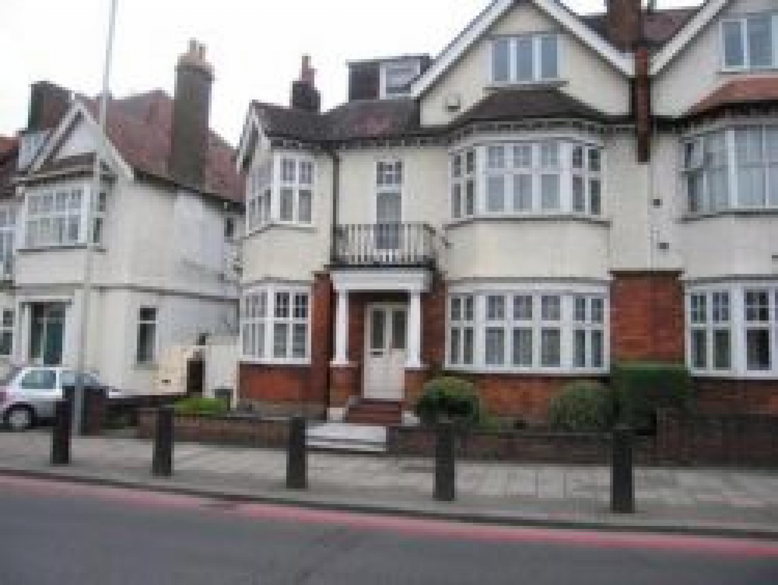 			NEW INSTRUCTION, 1 Bedroom, 1 bath, 1 reception Flat			 Finchley Road NW3, HAMPSTEAD NW3