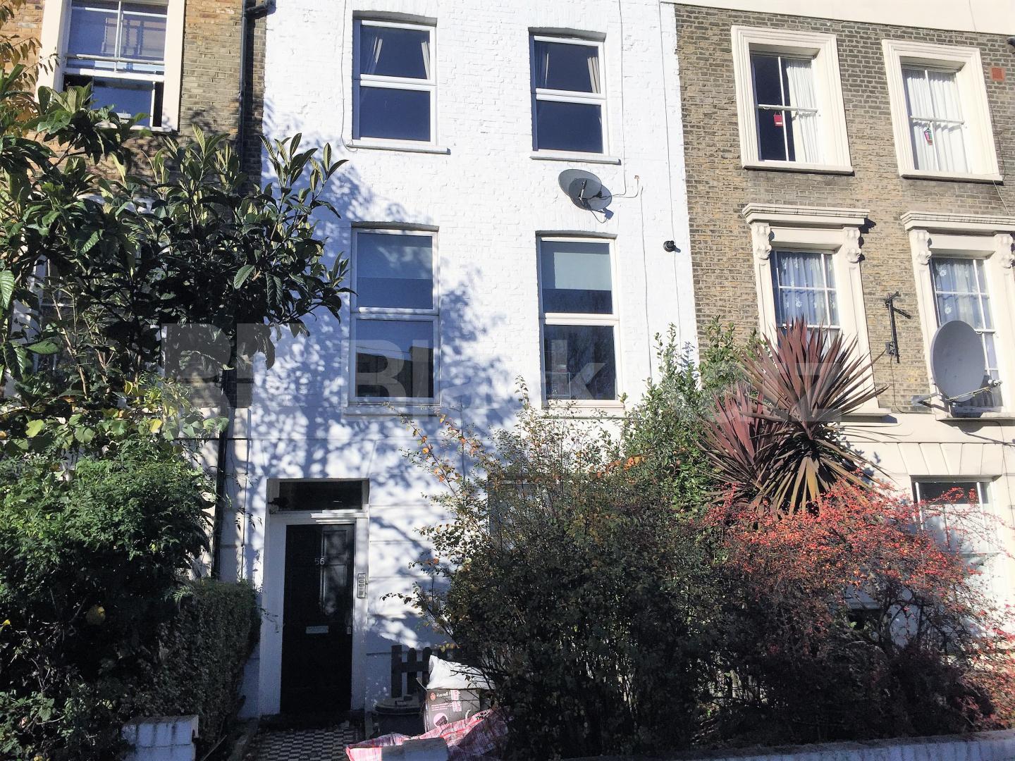 			STUNNING SPLIT LEVEL 2 BEDROOM APARTMENT , 2 Bedroom, 1 bath, 1 reception Flat			 Tollington Road, HOLLOWAY-FINSBURY PARK-ISLINGTON