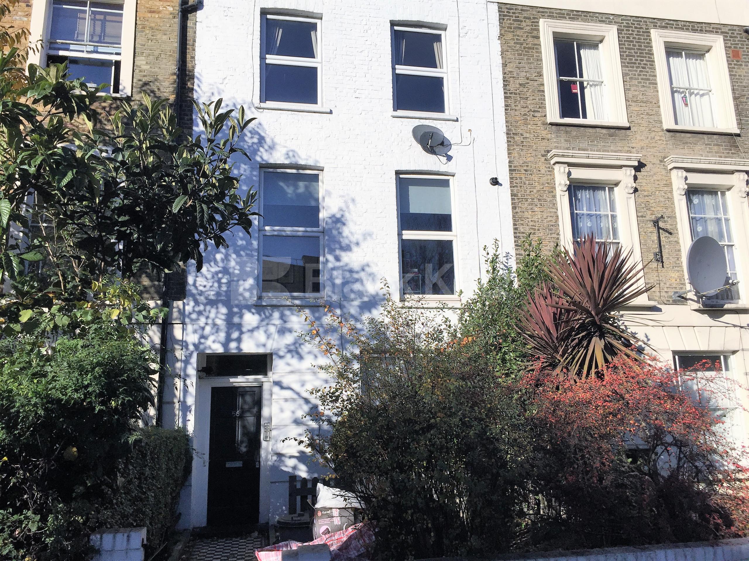 			STUNNING SPLIT LEVEL 2 BEDROOM APARTMENT , 2 Bedroom, 1 bath, 1 reception Flat			 Tollington Road, HOLLOWAY-FINSBURY PARK-ISLINGTON N7