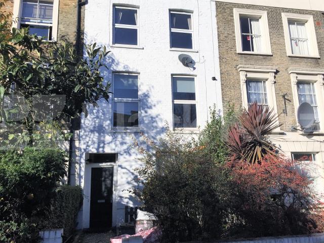 			STUNNING SPLIT LEVEL 2 BEDROOM APARTMENT , 2 Bedroom, 1 bath, 1 reception Flat			 Tollington Road, HOLLOWAY-FINSBURY PARK-ISLINGTON