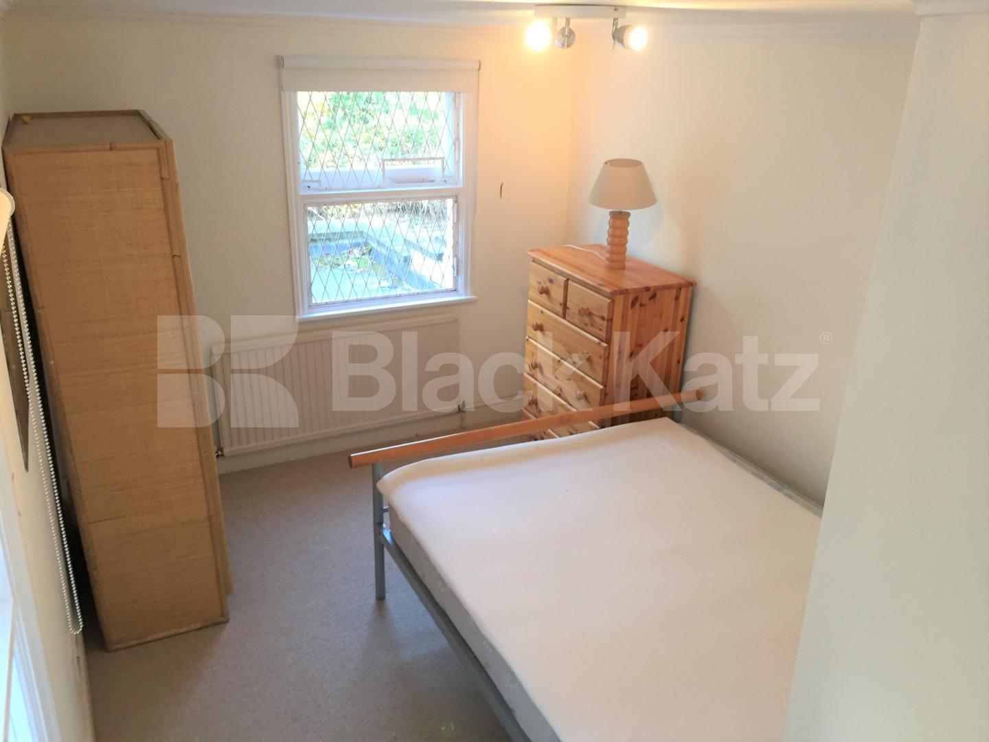 			New Instruction, 2 Bedroom, 1 bath, 1 reception Flat			 Florence Road, FINSBURY PARK-STROUD GREEN