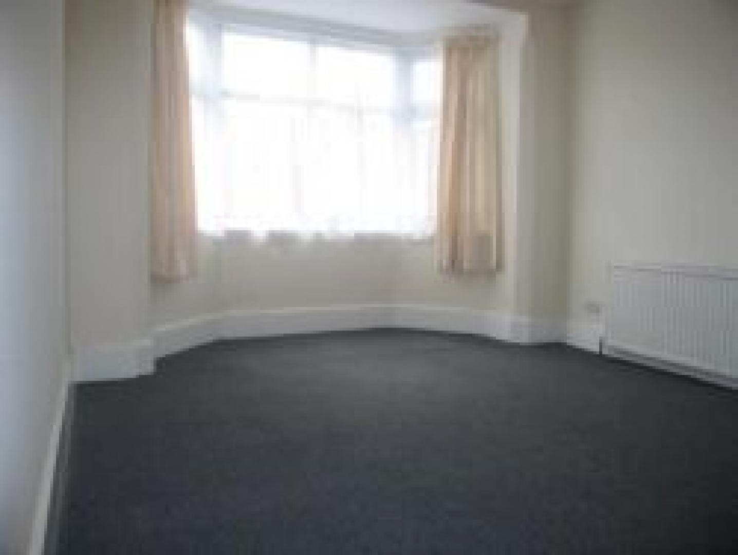 			3 Bedroom, 1 bath, 1 reception Flat			 Lancaster Road, DOLLIS HILL NW10