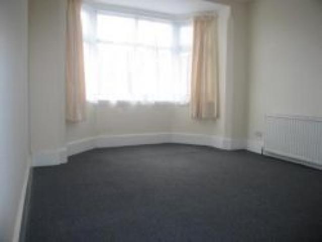 			3 Bedroom, 1 bath, 1 reception Flat			 Lancaster Road, DOLLIS HILL NW10