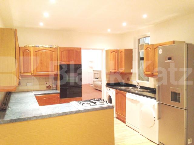 			NEW INSTRUCTION, 3 Bedroom, 1 bath, 1 reception House			 Caverswall Street, NORTH KENSINGTON