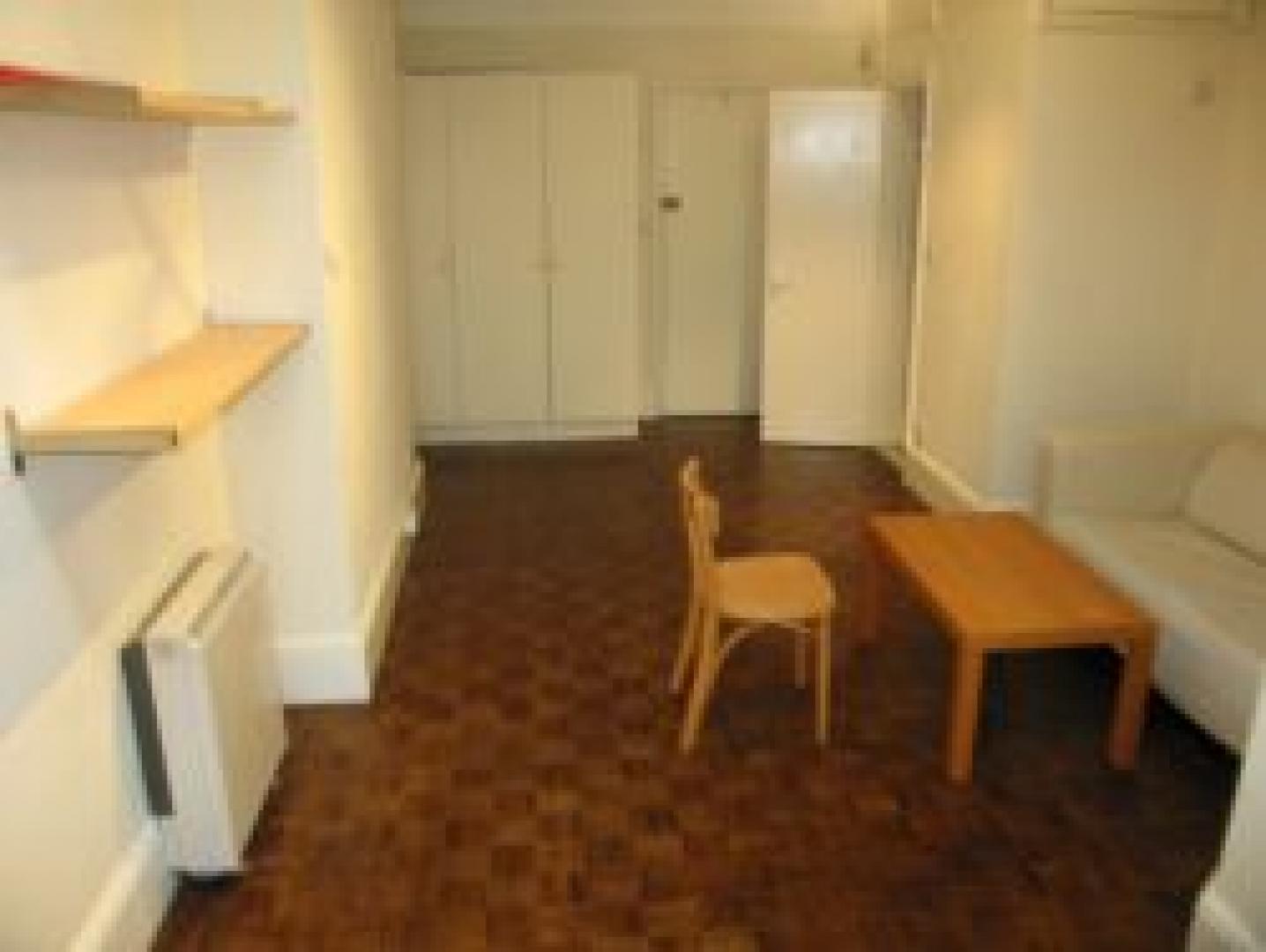			Viewings highly recommended, Studio Apartment, 1 bath, 1 reception Flat			 Rondu Road, KILBURN
