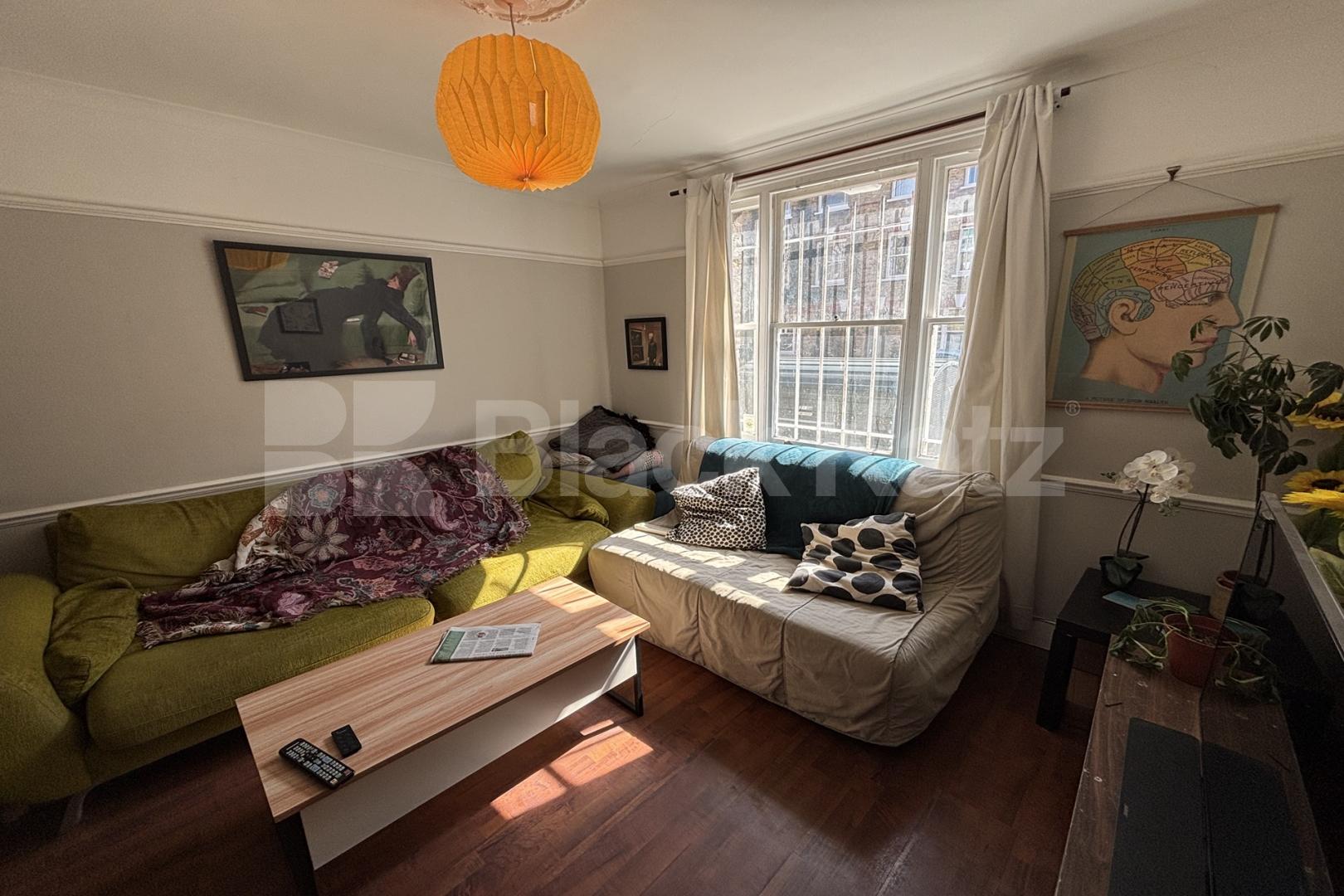 Georgian Townhouse over 3 floors, double reception room & patio garden Henshaw Street, Elephant and Castle