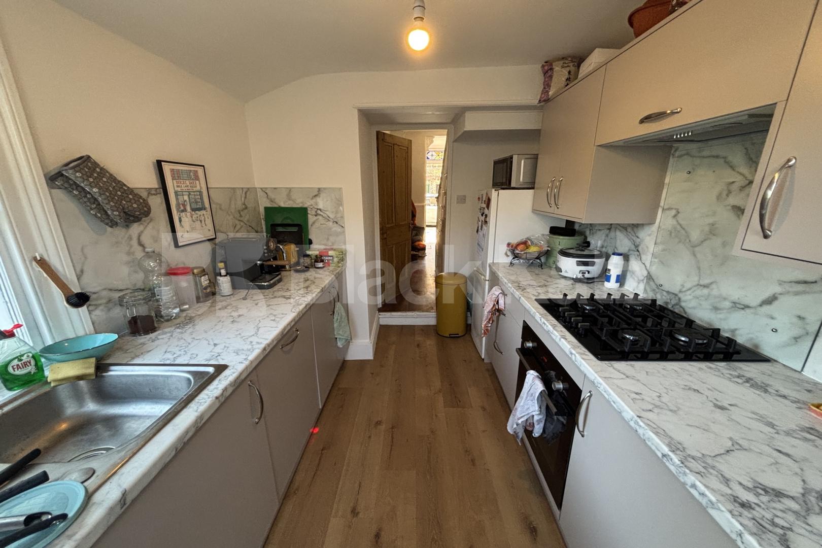 Georgian Townhouse over 3 floors, double reception room & patio garden Henshaw Street, Elephant and Castle