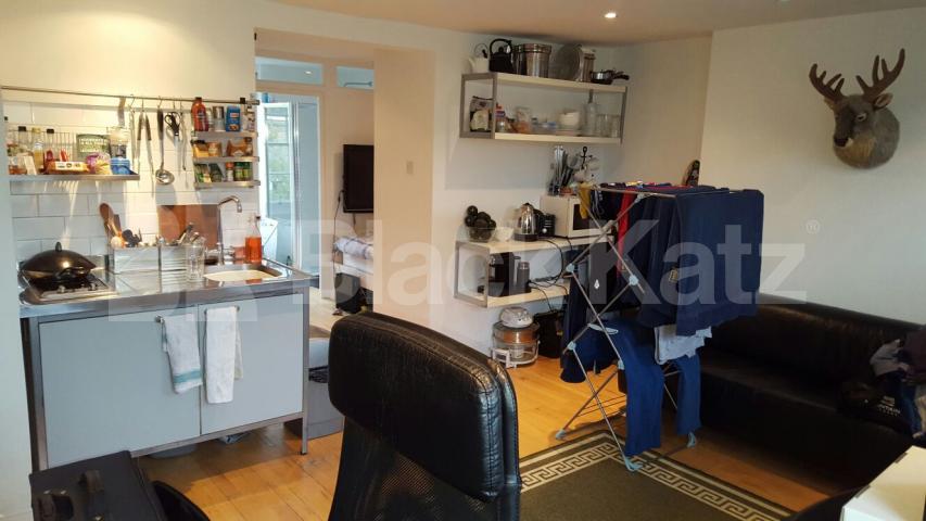 			New Instruction, Studio Apartment, 1 bath, 1 reception Flat			 Liverpool Road, BARNSBURY 