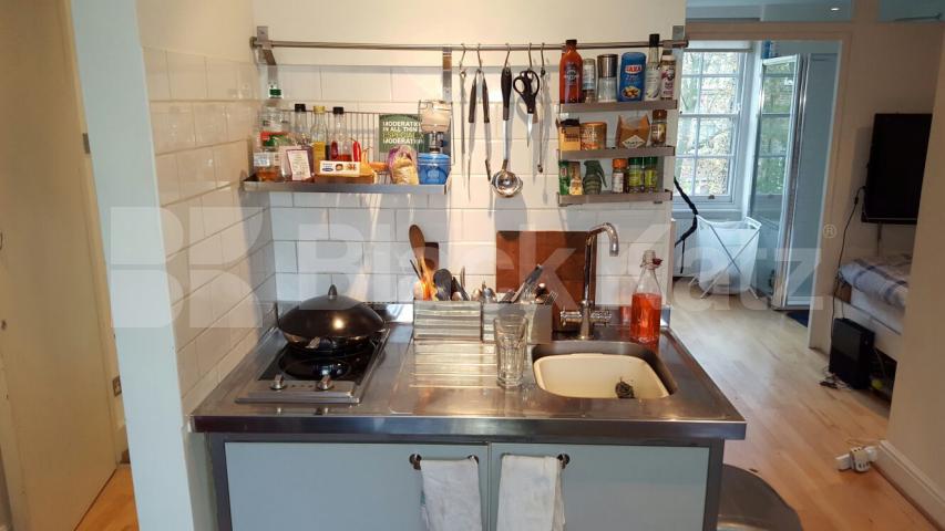 			New Instruction, Studio Apartment, 1 bath, 1 reception Flat			 Liverpool Road, BARNSBURY 