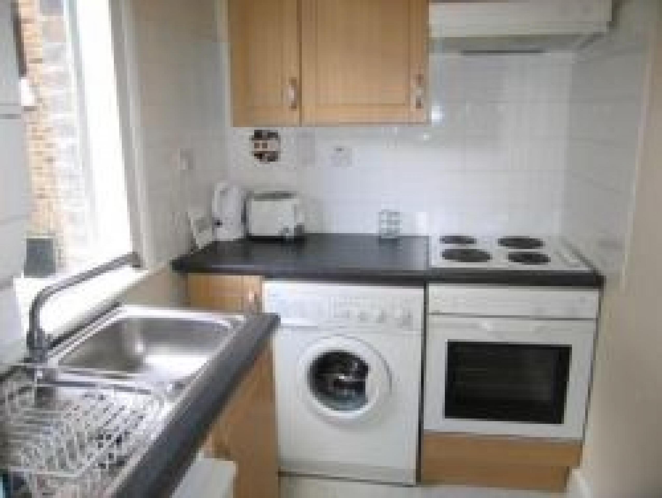 			Studio Apartment, 1 bath, 1 reception Studio			 West End Lane, WEST HAMPSTEAD NW6