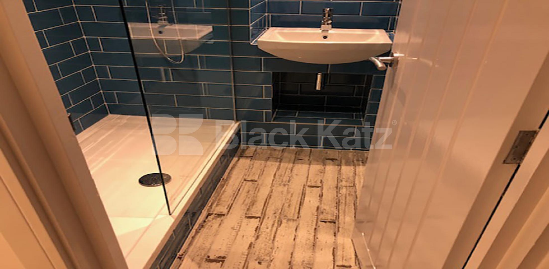 			NEW INSTRUCTION , 3 Bedroom, 1 bath, 1 reception Apartment			 Thomas Road , Limehouse/Mile End