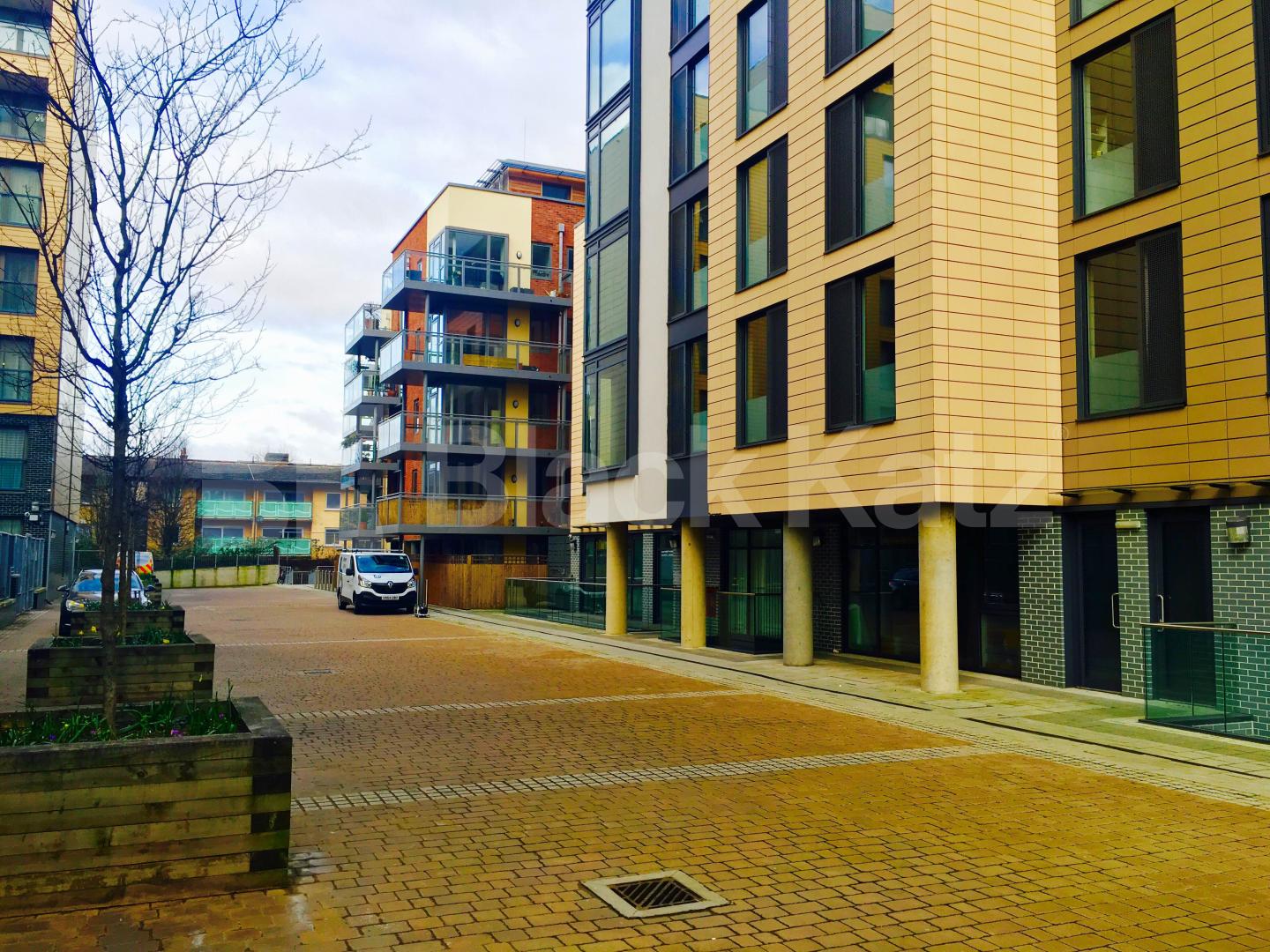 			NEW INSTRUCTION  (Includes Parking, water rates and council tax), 1 Bedroom, 1 bath, 1 reception Apartment			 Oak Square, Clapham North/Brixton