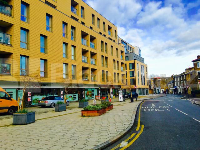 			NEW INSTRUCTION  (Includes Parking, water rates and council tax), 1 Bedroom, 1 bath, 1 reception Apartment			 Oak Square, Clapham North/Brixton