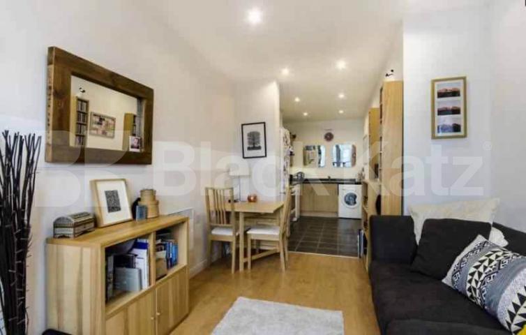 			NEW INSTRUCTION  (Includes Parking, water rates and council tax), 1 Bedroom, 1 bath, 1 reception Apartment			 Oak Square, Clapham North/Brixton