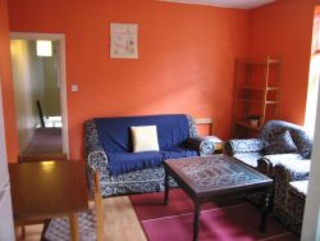 			4 Bedroom, 1 bath, 1 reception Flat			 Wotton Road, CRICKLEWOOD NW2