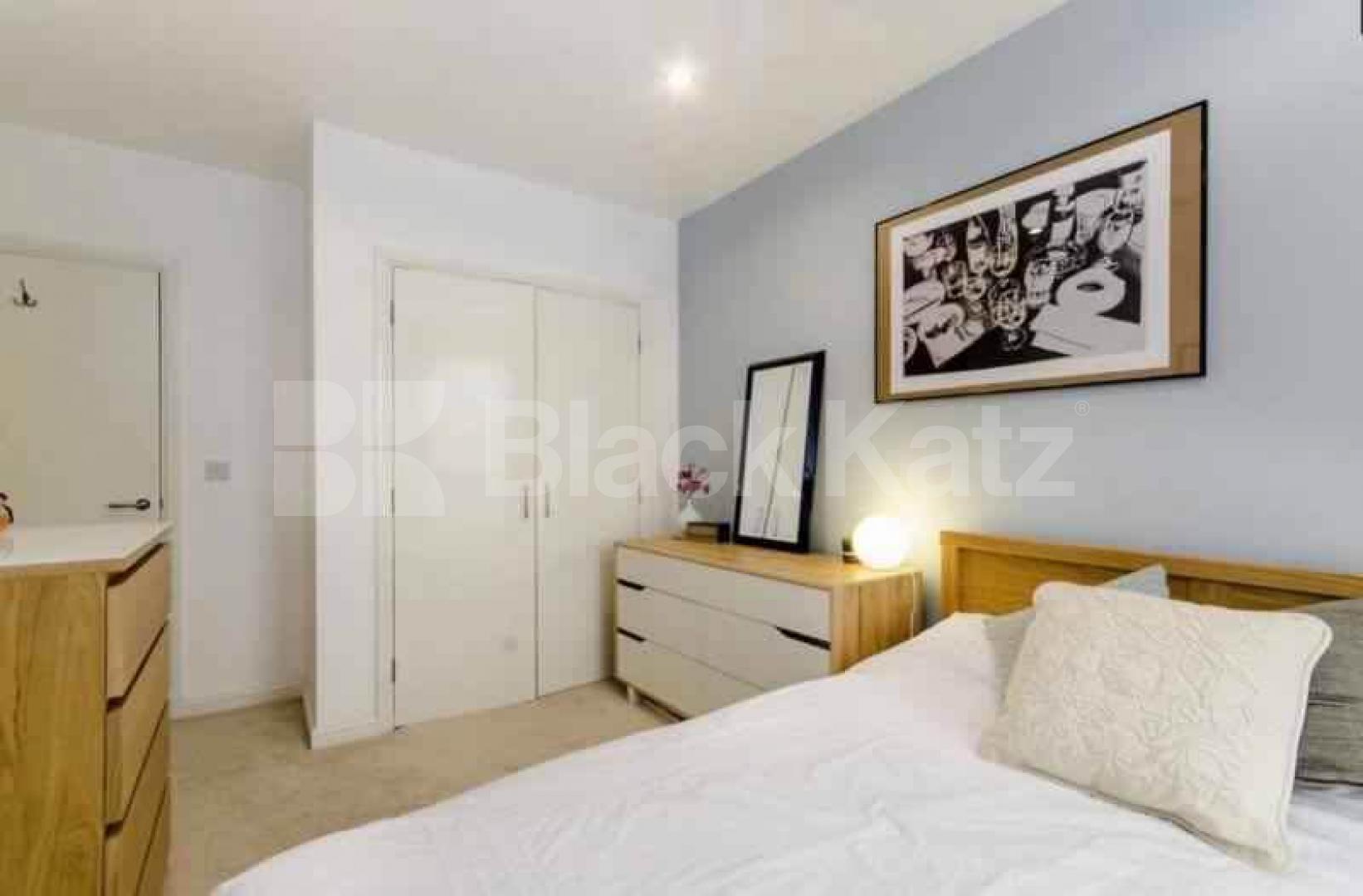 			NEW INSTRUCTION  (Includes Parking, water rates and council tax), 1 Bedroom, 1 bath, 1 reception Apartment			 Oak Square, Clapham North/Brixton