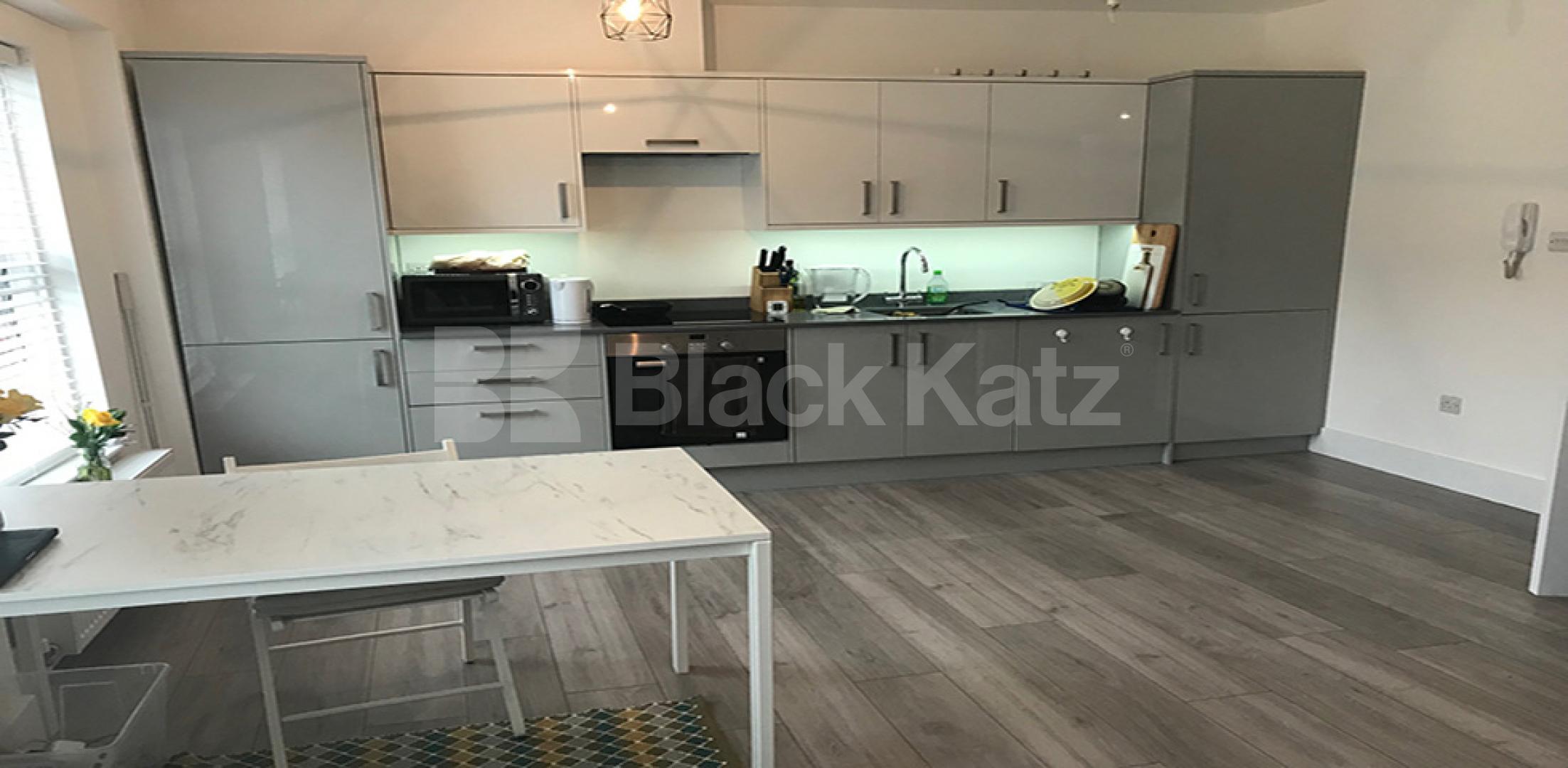 			New Instruction!, 1 Bedroom, 1 bath, 1 reception Flat			 Ferme Park Road, Finsbury Park / Crouch End