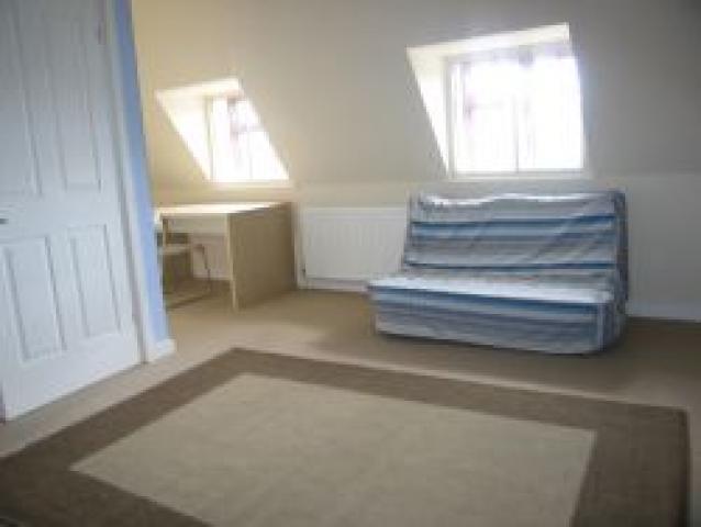 			New instruction, 3 Bedroom, 1 bath, 1 reception House			 Albany Row The Causeway, EAST FINCHLEY N2