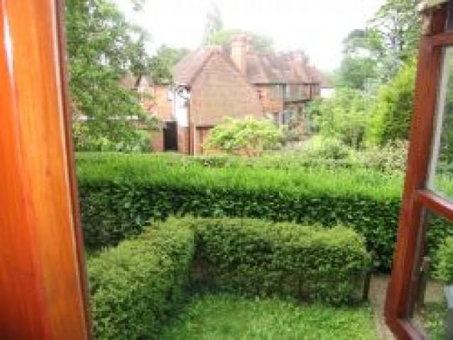 			New instruction, 3 Bedroom, 1 bath, 1 reception House			 Albany Row The Causeway, EAST FINCHLEY N2