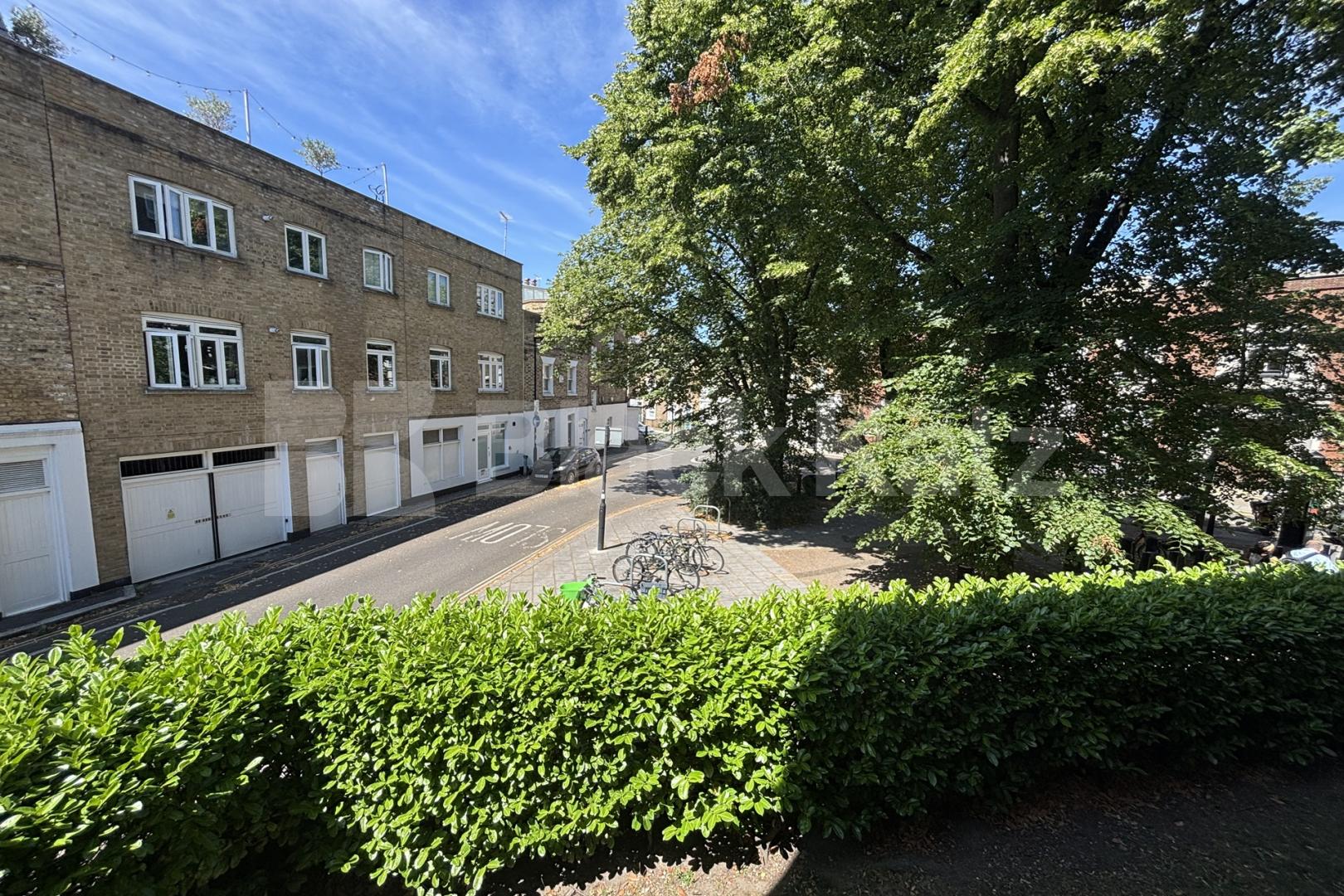 Duplex apartment in the highly desirable, 'Cleaver Square' area of Kennington Broadgates Court Cleaver Street, Kennington cross 