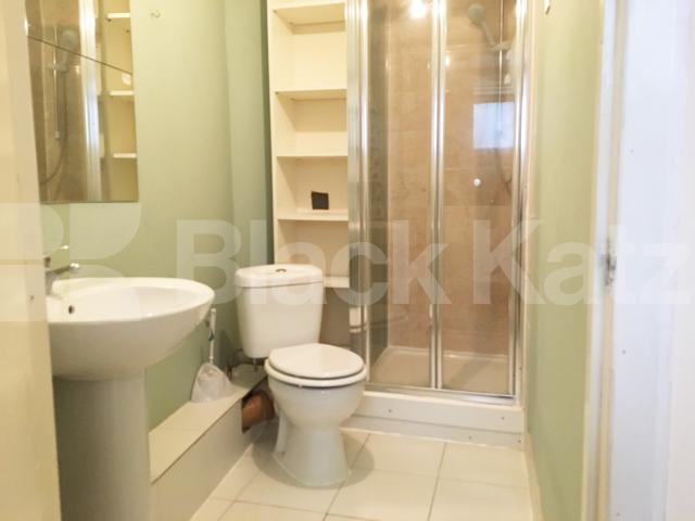 			INCULSIVE OF ALL BILLS!, 1 Bedroom, 1 bath, 1 reception Apartment			 KINGS CROSS ROAD **INC OF ALL BILLS**, KINGS CROSS