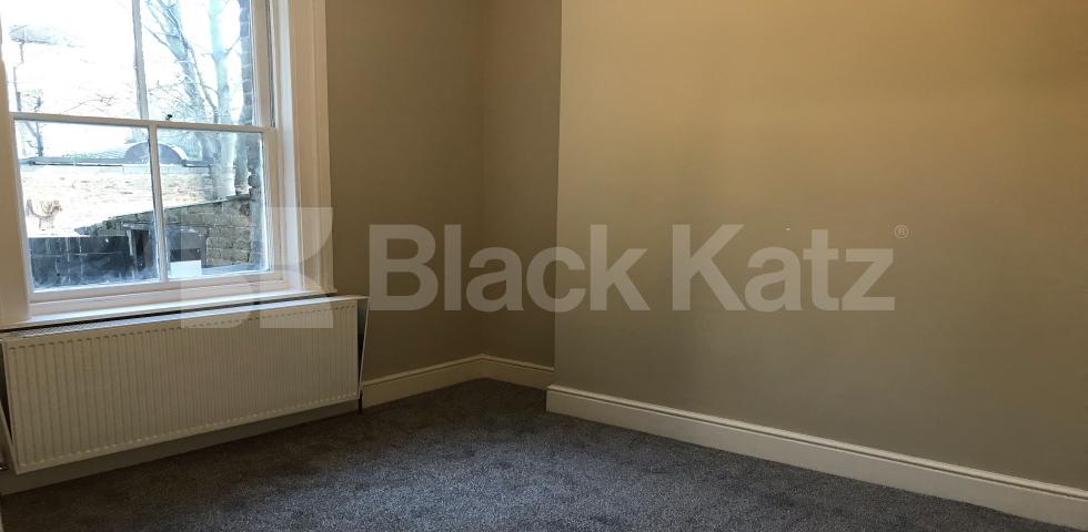 Located on this quiet cul-de-sac this property is arranged over three floors Trafalgar Grove, Greenwich