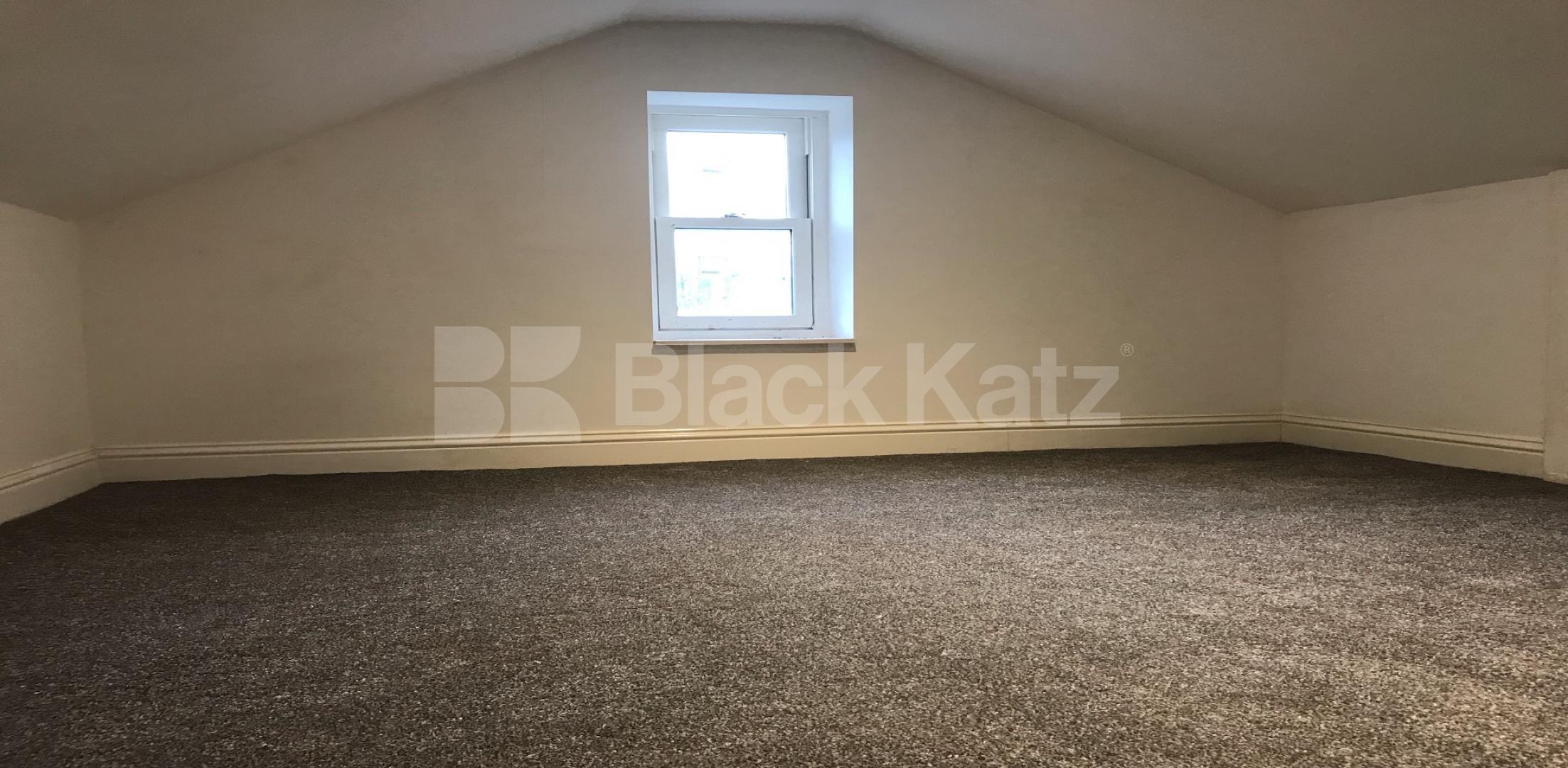 Located on this quiet cul-de-sac this property is arranged over three floors Trafalgar Grove, Greenwich