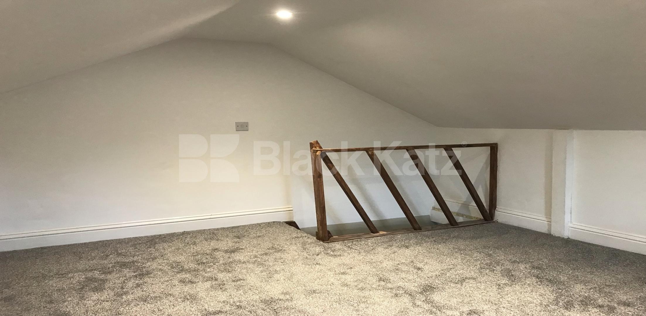 Located on this quiet cul-de-sac this property is arranged over three floors Trafalgar Grove, Greenwich