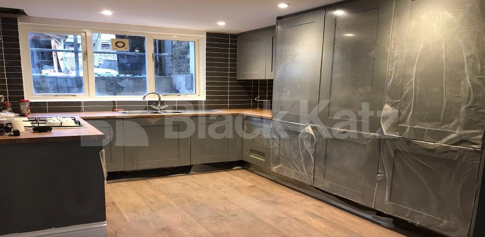 Located on this quiet cul-de-sac this property is arranged over three floors Trafalgar Grove, Greenwich