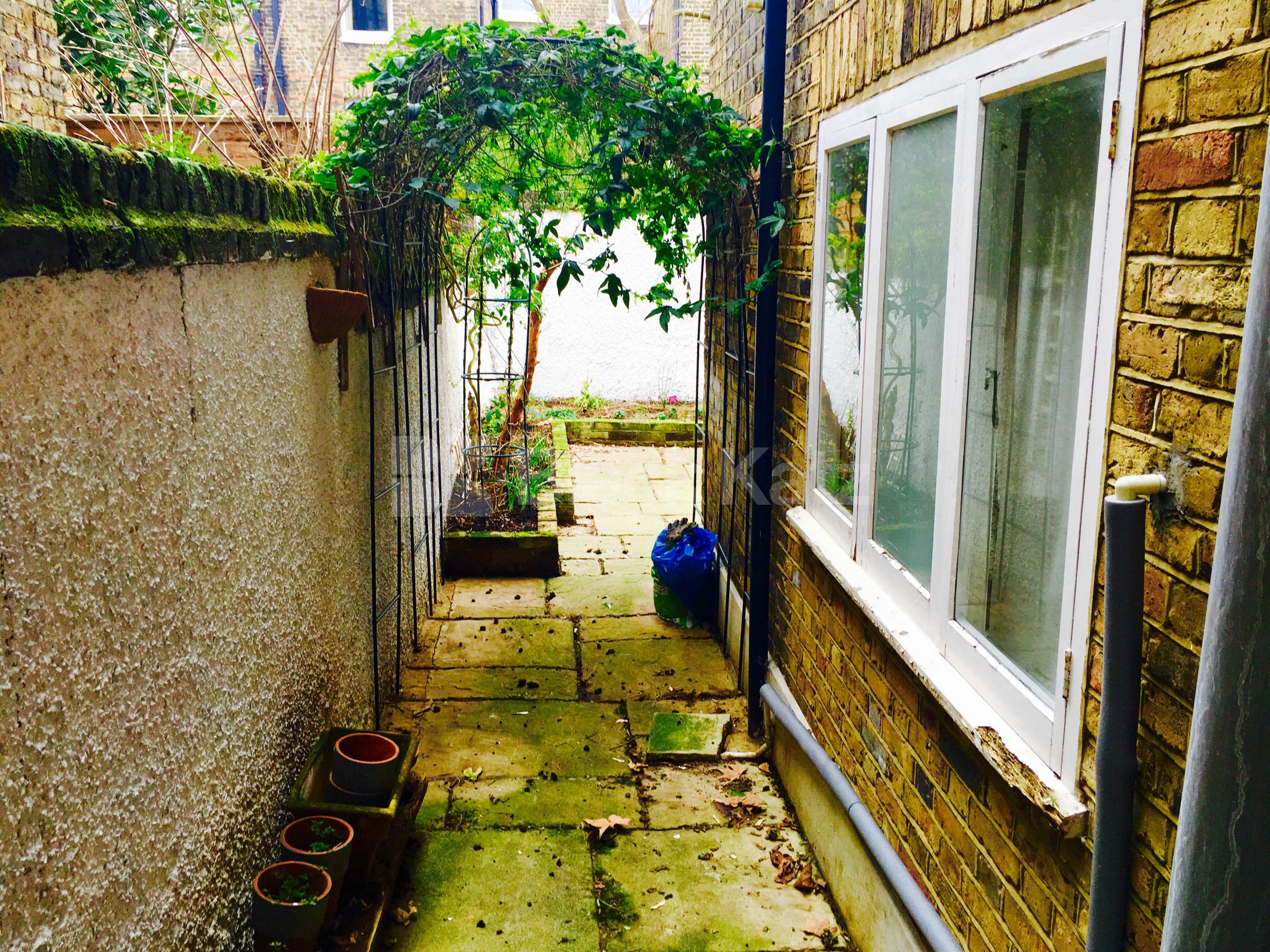 			NEW INSTRUCTION , 2 Bedroom, 1 bath, 1 reception Apartment			 Rita Road, Vauxhall SW8