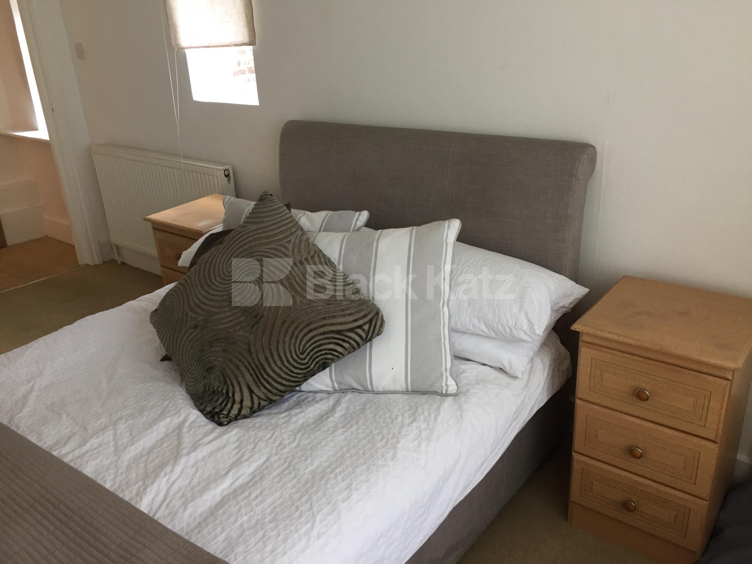 			New Instruction!, 1 Bedroom, 1 bath, 1 reception Flat			 Park Road , Crouch End N8