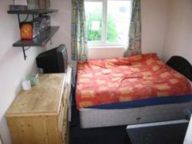 			1 Bedroom, 1 bath, 1 reception Flat			 Hamilton Road, GOLDERS GREEN NW11