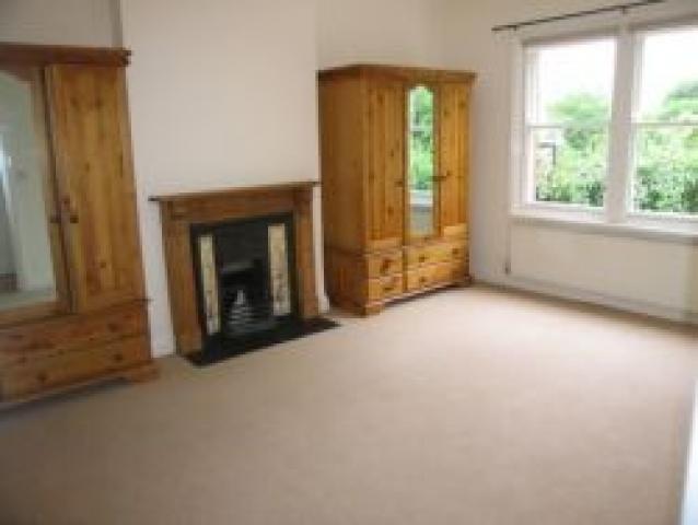 			NEW INSTRUCTION, 2 Bedroom, 1 bath, 1 reception Flat			 Woodstock Road, GOLDERS GREEN