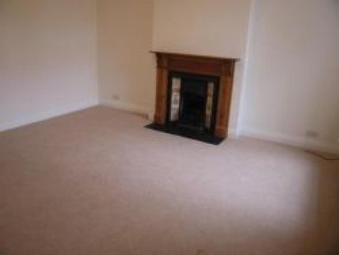 			NEW INSTRUCTION, 2 Bedroom, 1 bath, 1 reception Flat			 Woodstock Road, GOLDERS GREEN