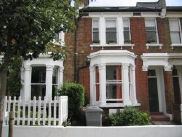 			LOCATION, LOCATION, LOCATION, 2 Bedroom, 1 bath, 1 reception Flat			 Honiton Rd, QUEENS PARK NW6