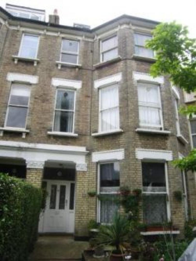 			Studio Apartment, 1 bath, 1 reception Studio			 Fordwych Road, WEST HAMPSTEAD NW2