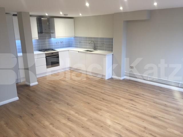 			New Instruction - Free admin and referencing for limited time only!, 2 Bedroom, 1 bath, 1 reception Apartment			 Dove Road, CANONBURY 
