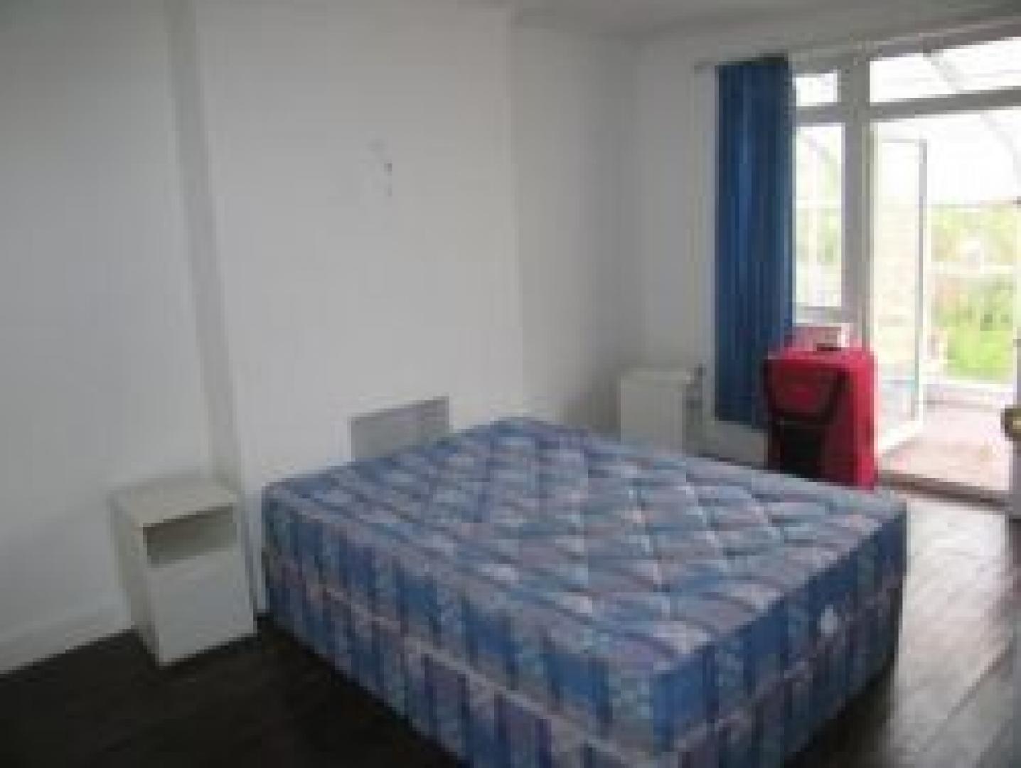 			NEW INSTRUCTION, 4 Bedroom, 1 bath, 1 reception House			 Sanderstead avenue, GOLDERS GREEN