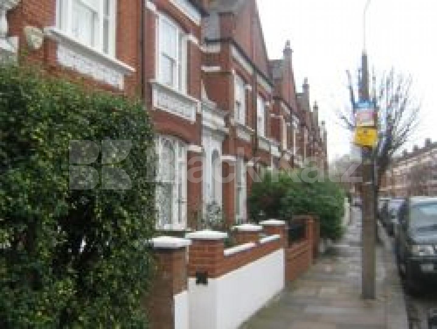			LET, 3 Bedroom, 1 bath, 1 reception Flat			 Wandsworth Bridge Road, Fulham/Parsons Green